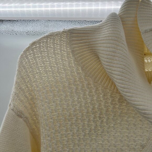 Chico's Women's Cable Knit Turtleneck Sweater Cream Size Small Fringe - Picture 5 of 8